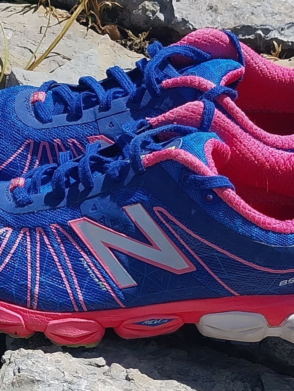New Balance 890v4 Barringer Running Shoes Women’s Size 9.5d View 4
